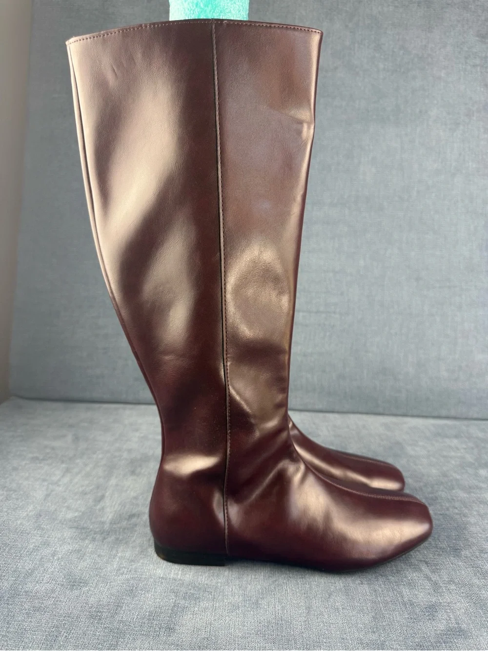 Time and Tru Womens Burgundy Faux Leather Zip Up Flat Rinding Boots SZ 8.5 New