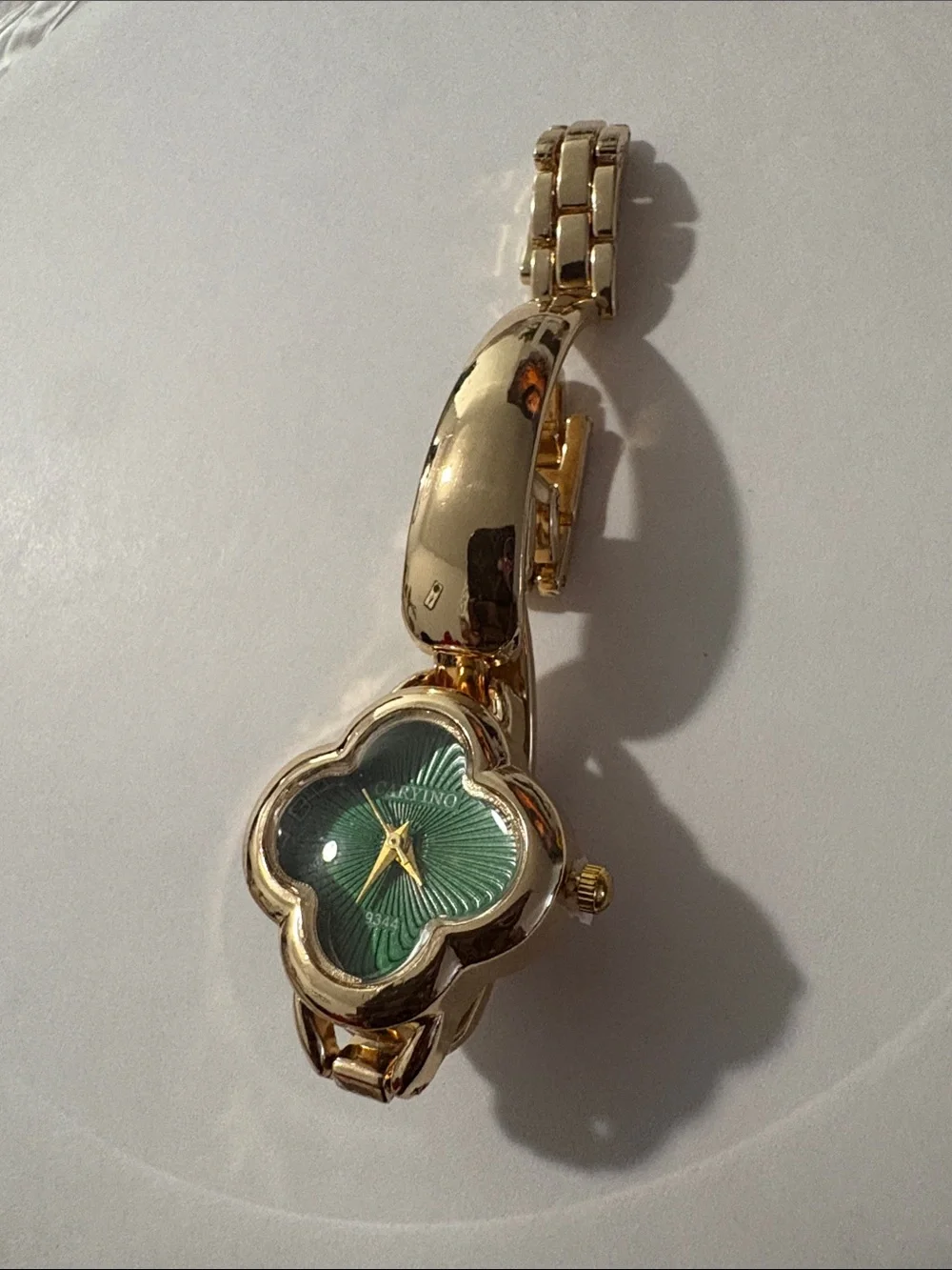 Caryino stylish gold