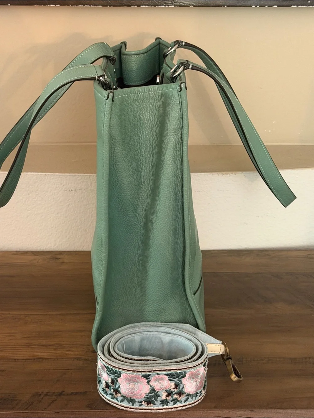 Coach tote sage