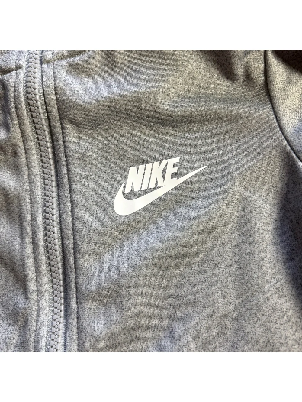 Nike flat lightweight zip