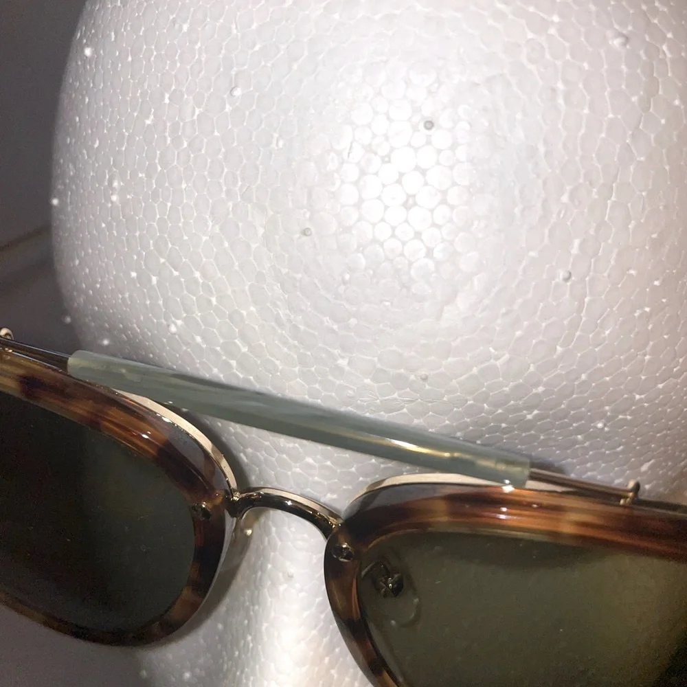 Gucci sunglasses model