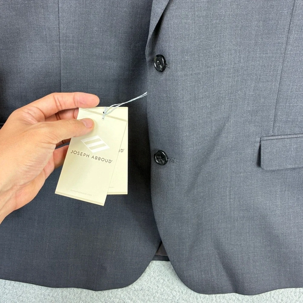 Joseph Abboud no visible