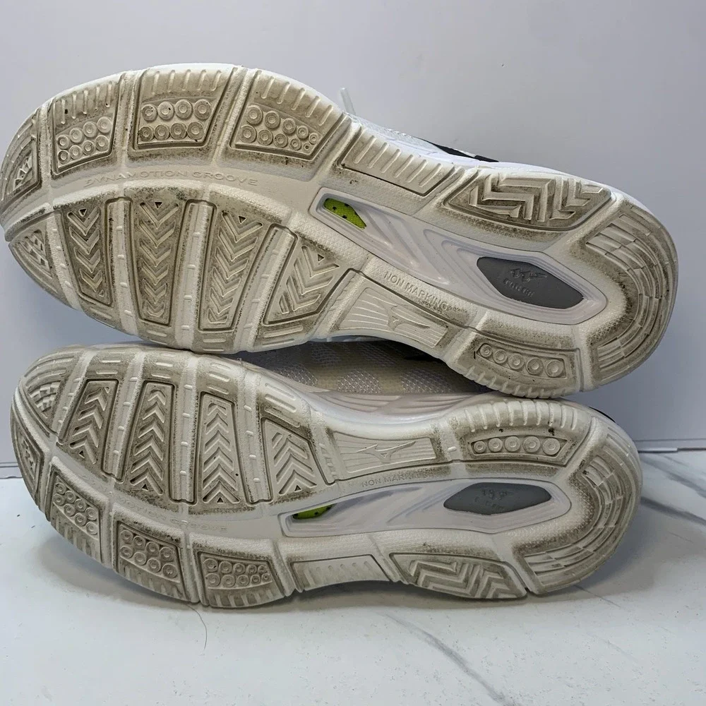 Mizuno women wave