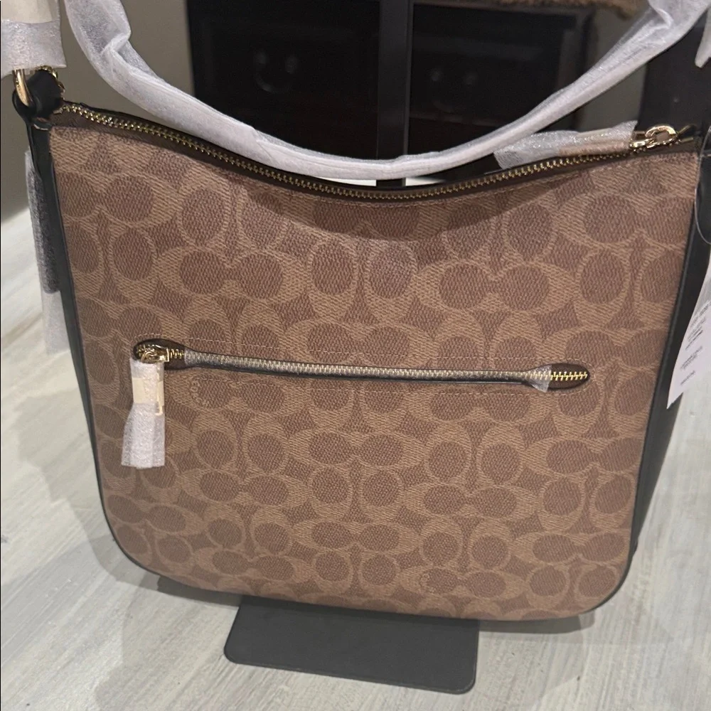 Coach elegant shoulder