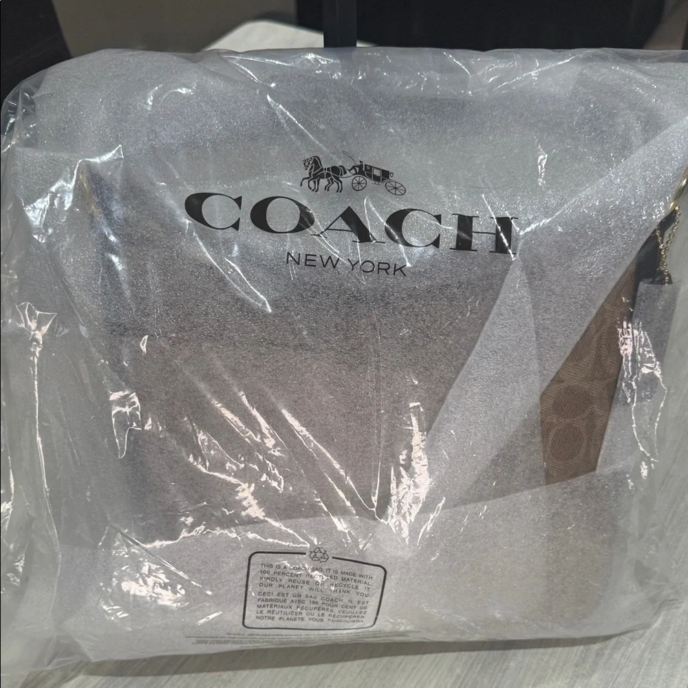 Coach elegant shoulder