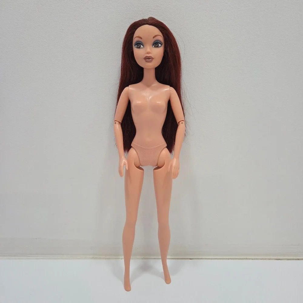 My Scene Chelsea Chillin' Out Barbie Doll Nude‎ Jointed Arms Blue Eyeshadow