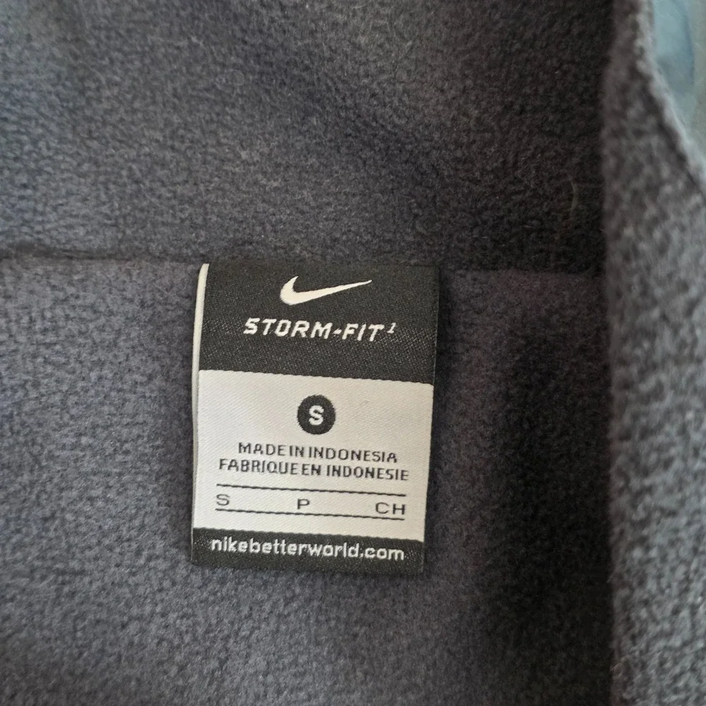 Nike storm fit