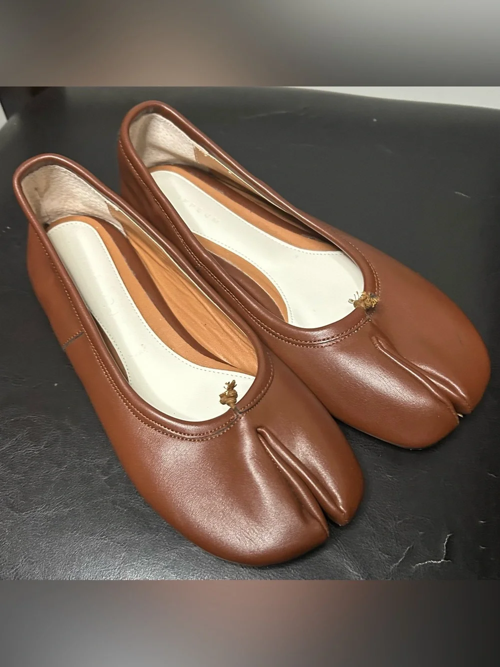 Hand Made Ippeum Leather Split-Toe Ballet Flats in Brown