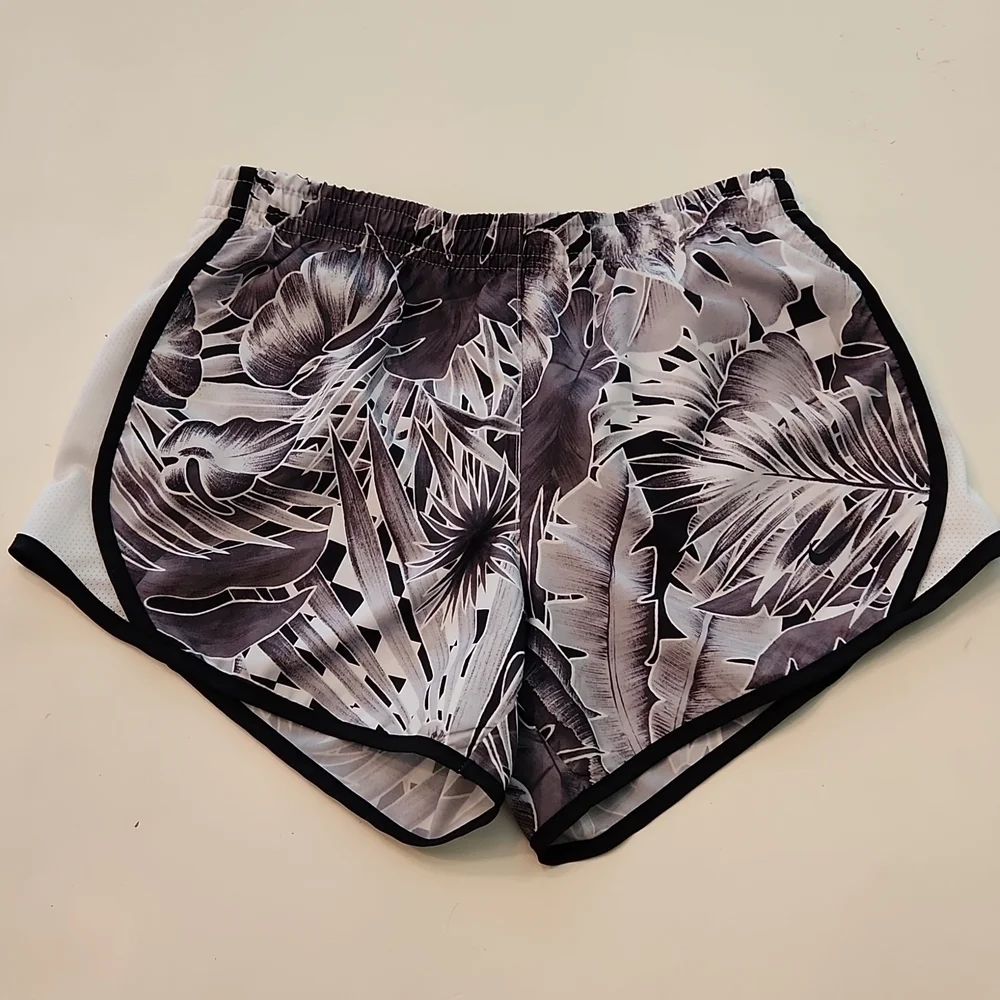 Nike Dri-Fit Tempo Running Shorts Tropical Floral Print Black White M