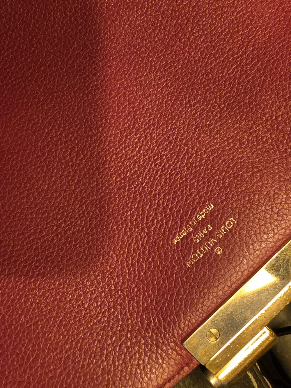 Louis Vuitton elegant louis