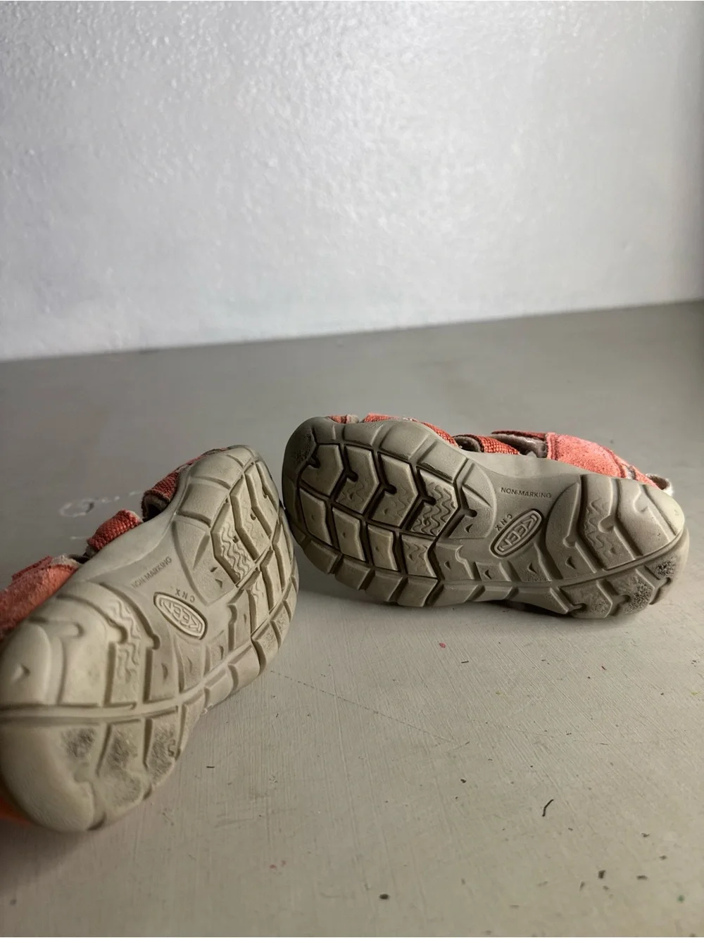Keen lightweight closed