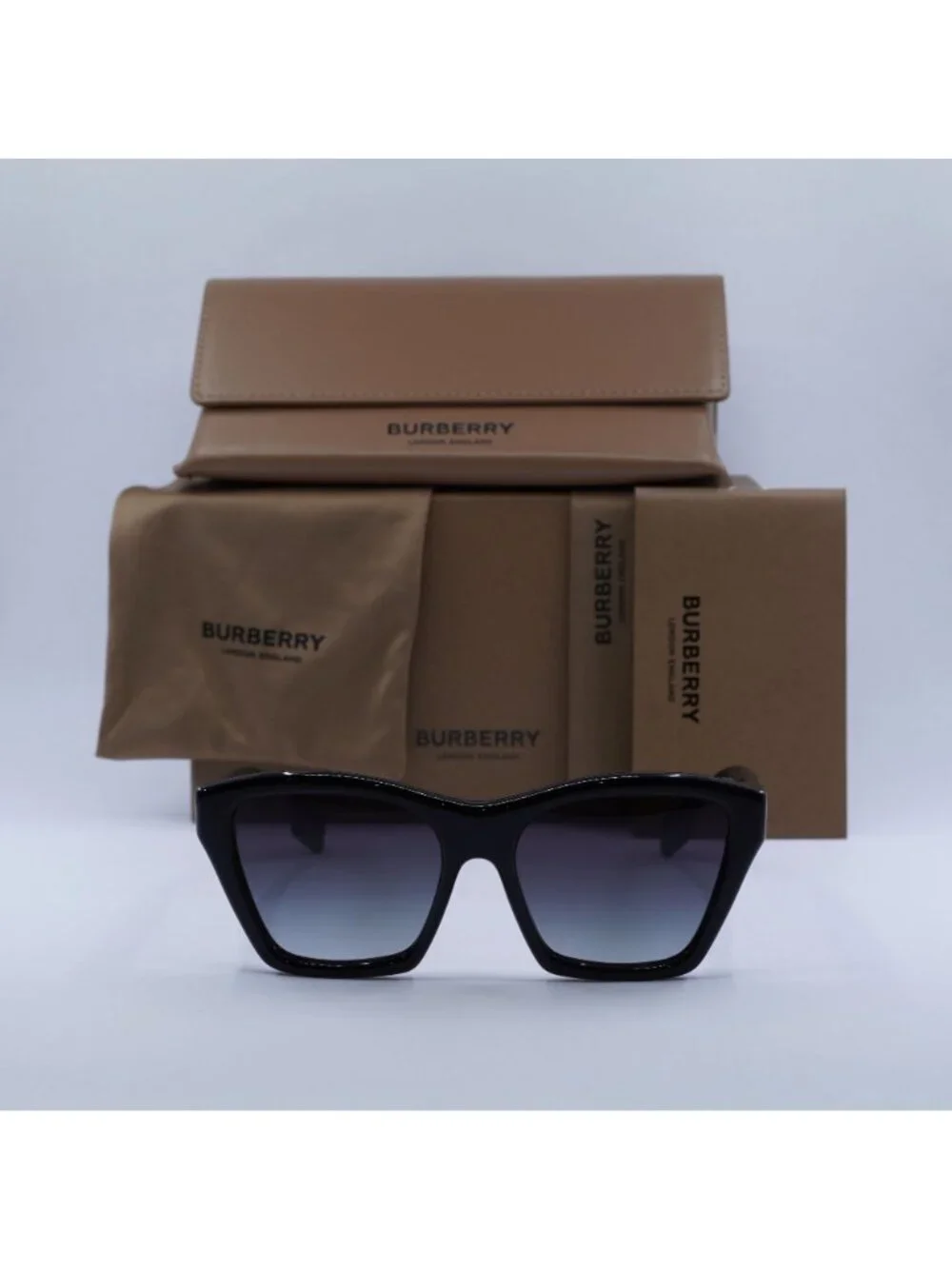 Burberry model be4391