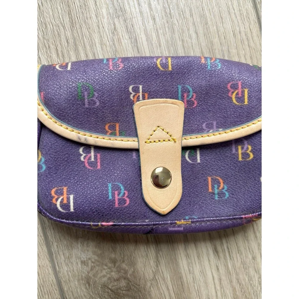 Dooney & Bourke about dooney indicate