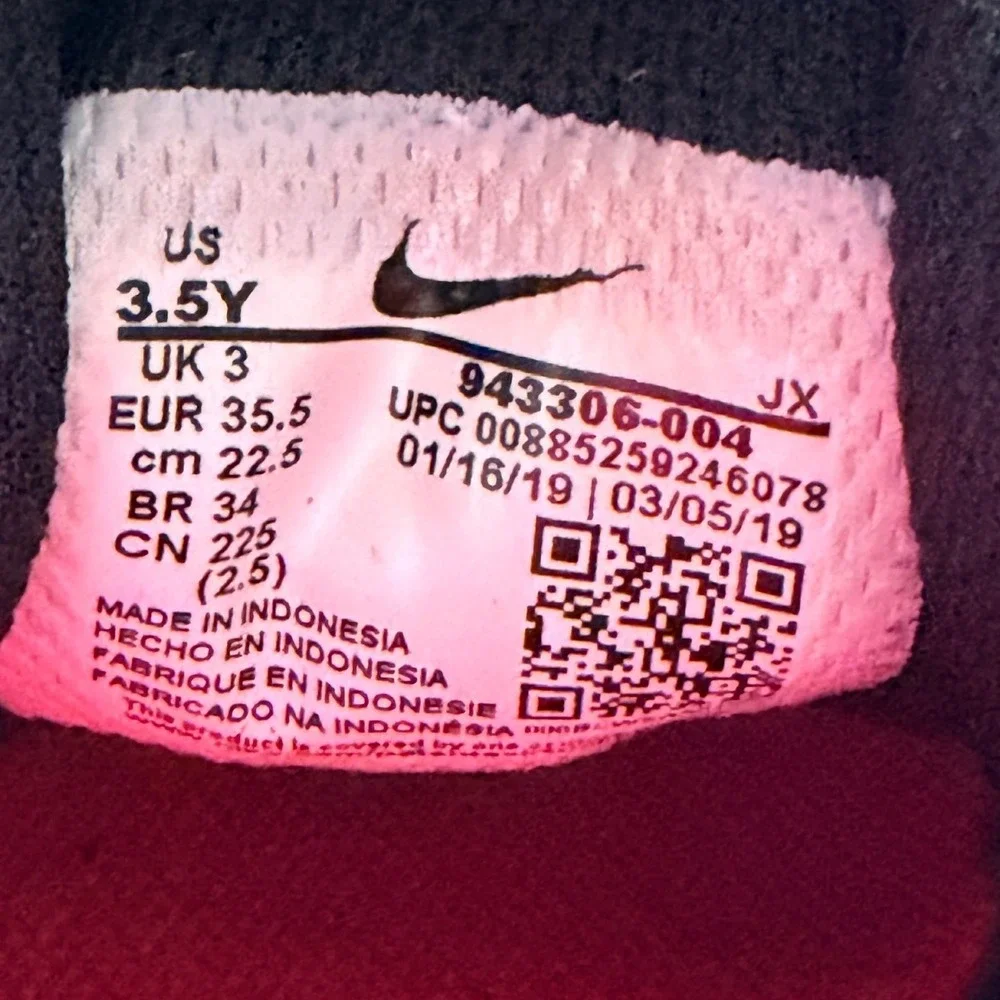 Nike revolution running