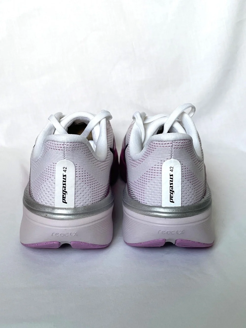 Nike 	women’s size