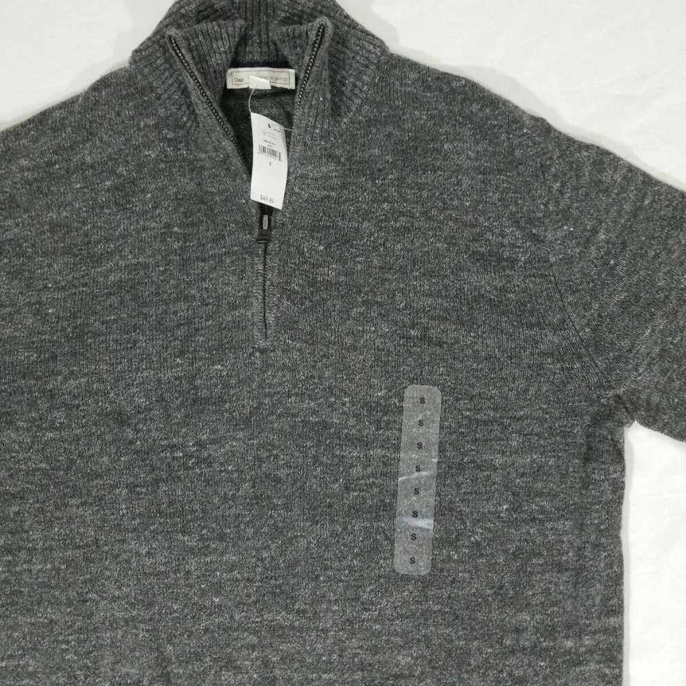 GAP sweater mock