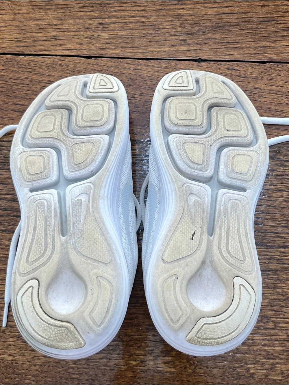 Nike shoes tears be