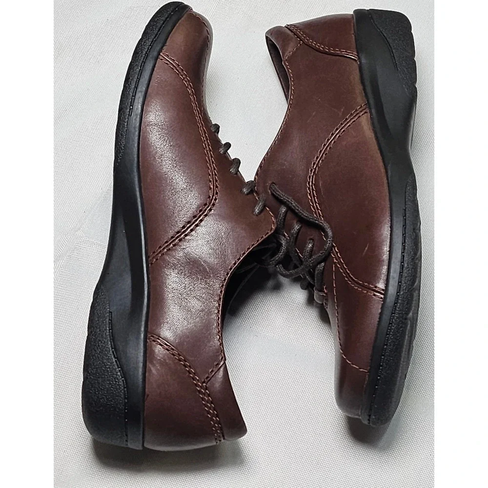 Clarks collection brown