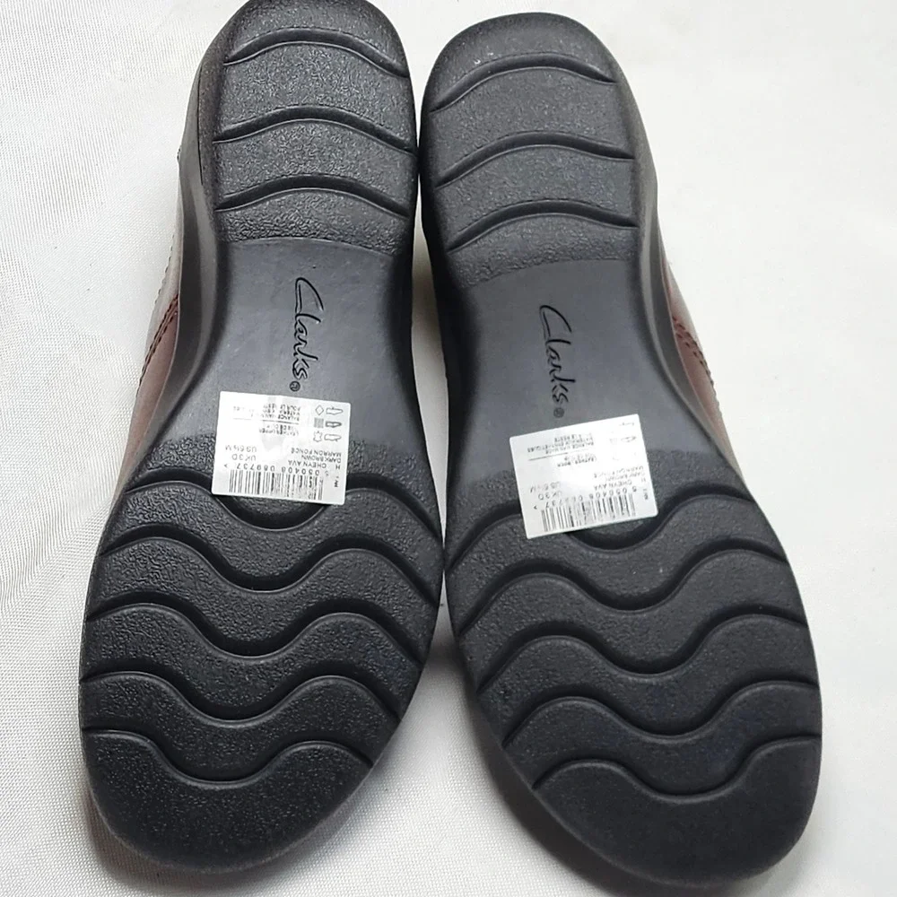 Clarks collection brown