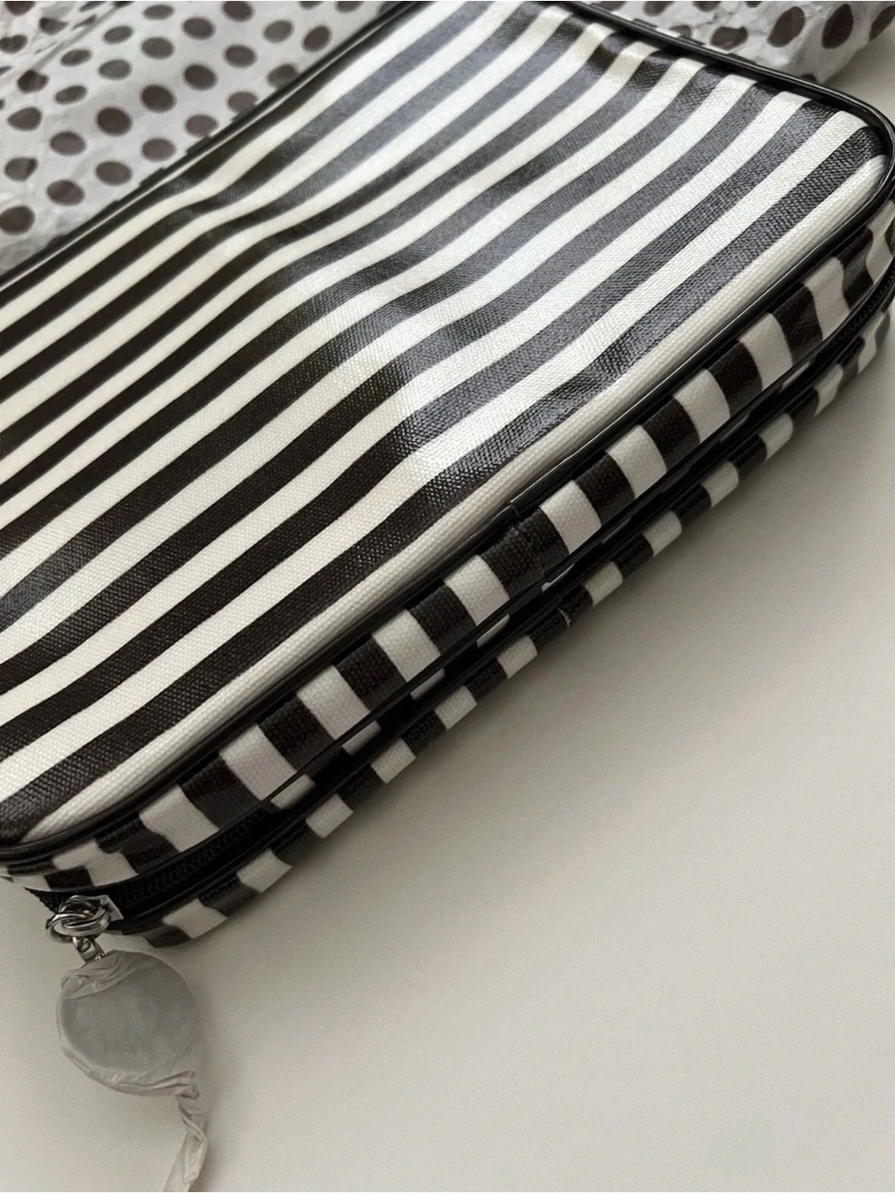 henri bendel striped cosmetic