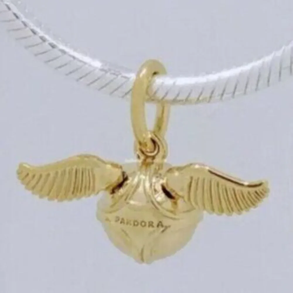 Pandora pendant yellow