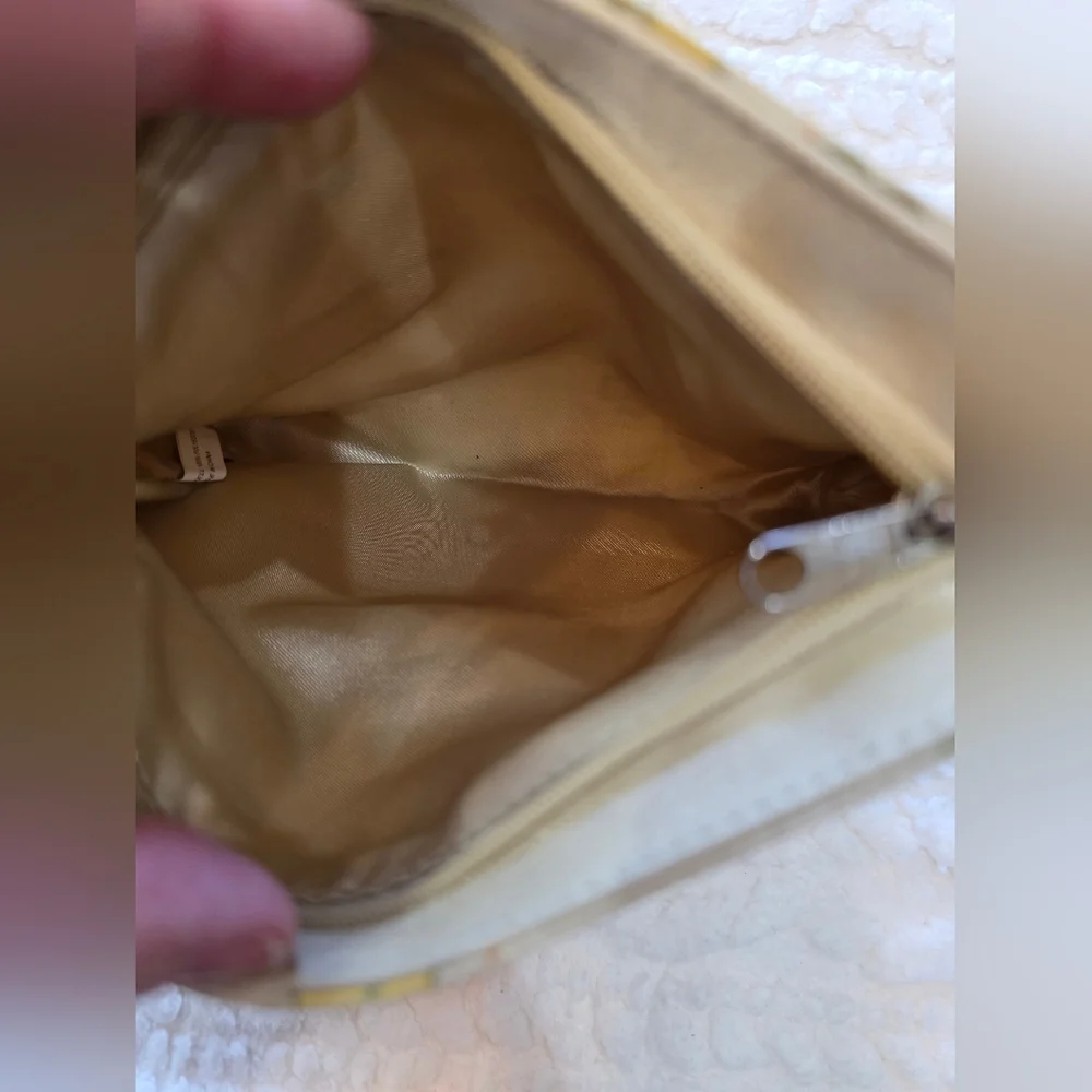 No Label color cream
