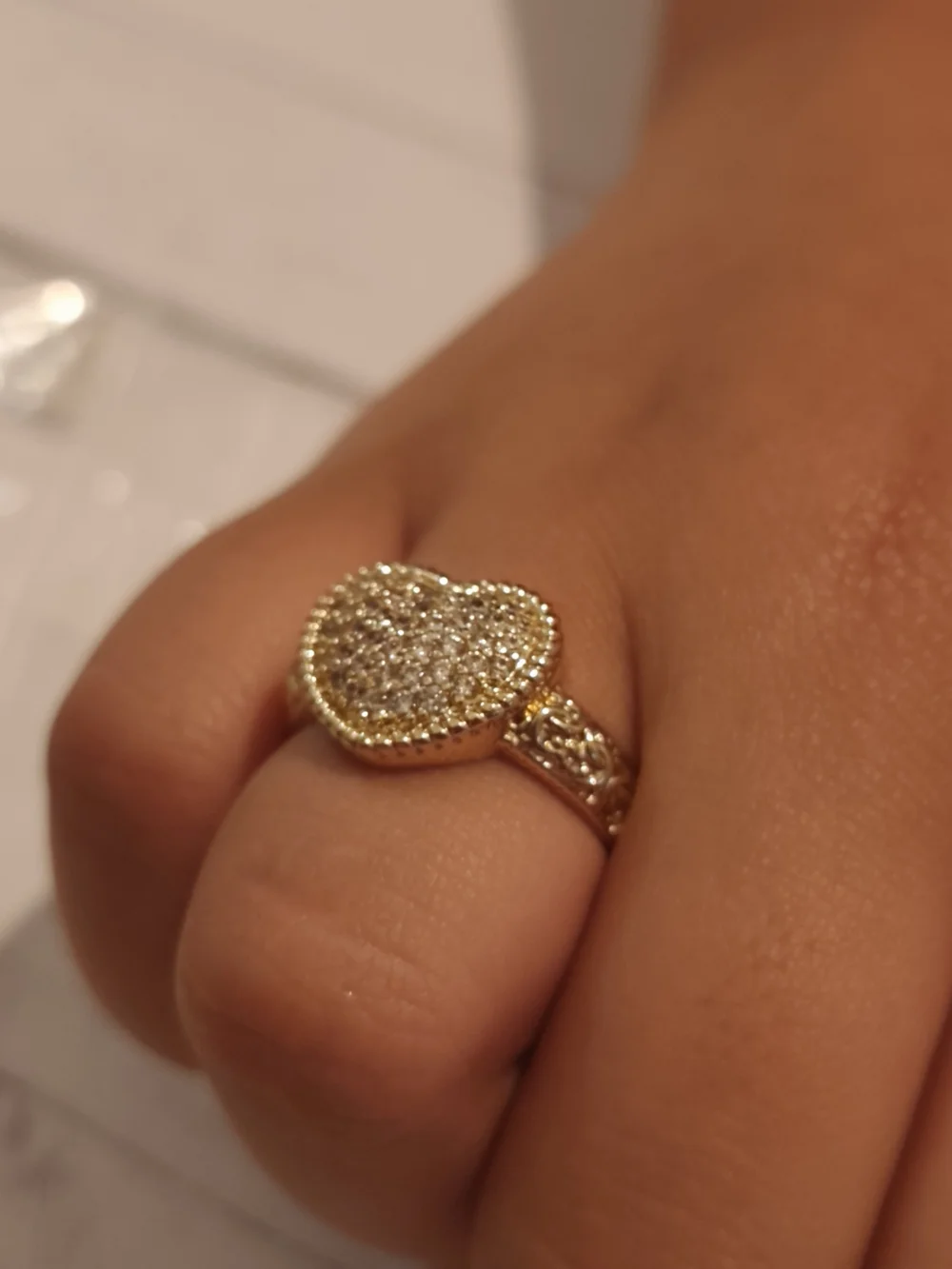 N/A elegant gold