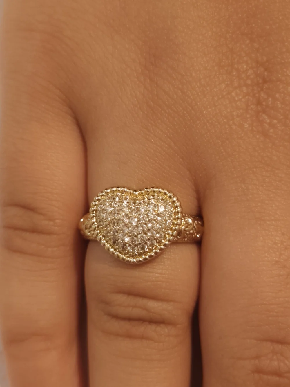 N/A elegant gold