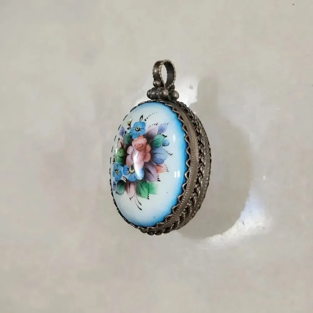 Rozalia Russian by Atoir description vintage